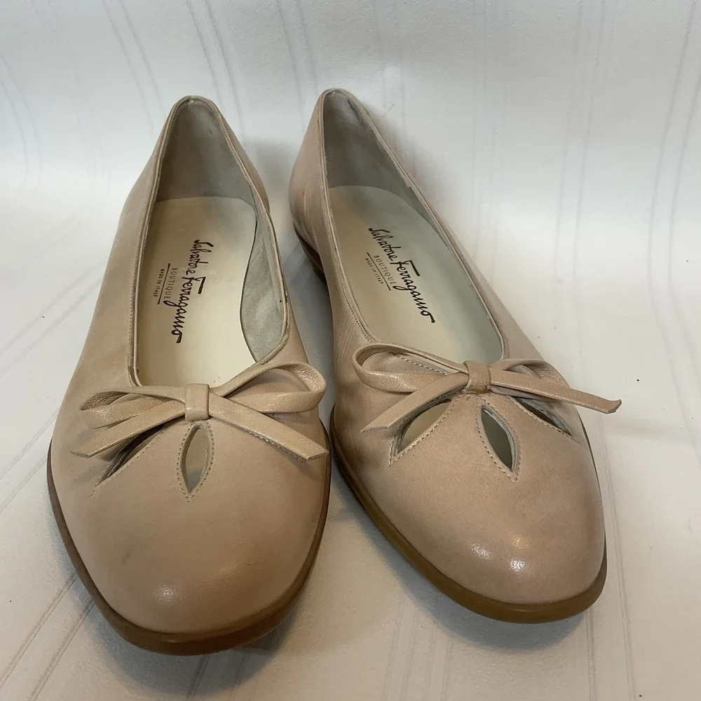 Salvatore Ferragamo‎ Tan Bisque Leather Ballet Flats w Bow Size 8,5AA